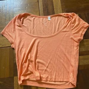Medium orange pacsun basics scoop neck crop top
#pacsun #croptop #shirt